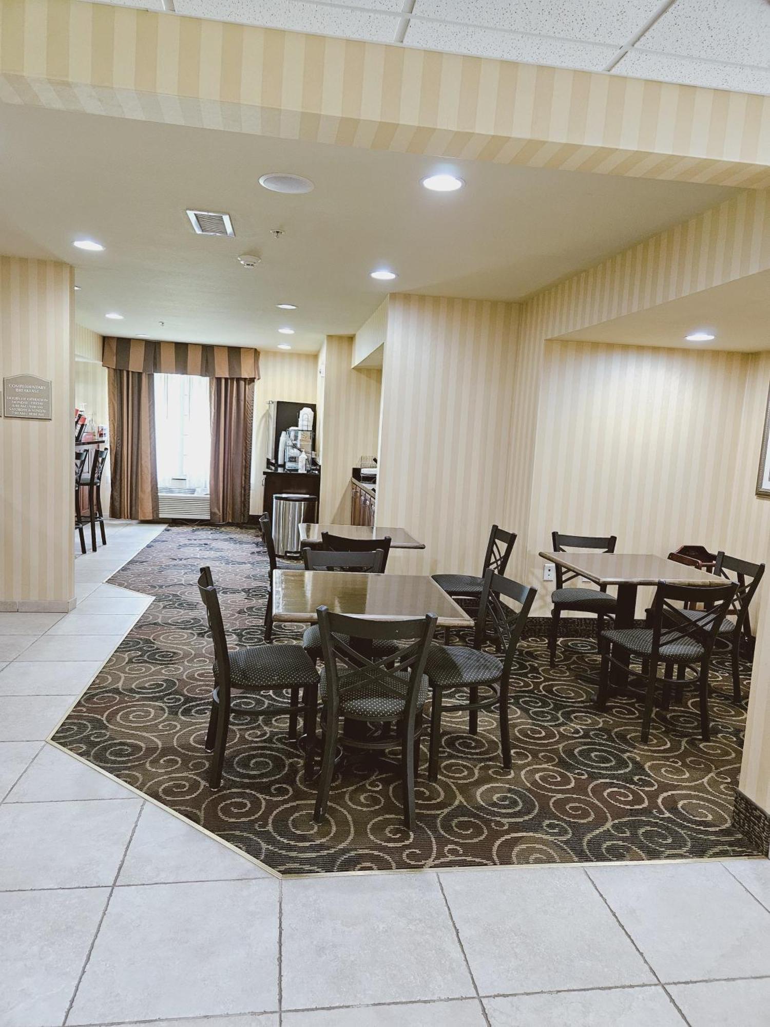 Cobblestone Inn & Suites - Bloomfield Luaran gambar