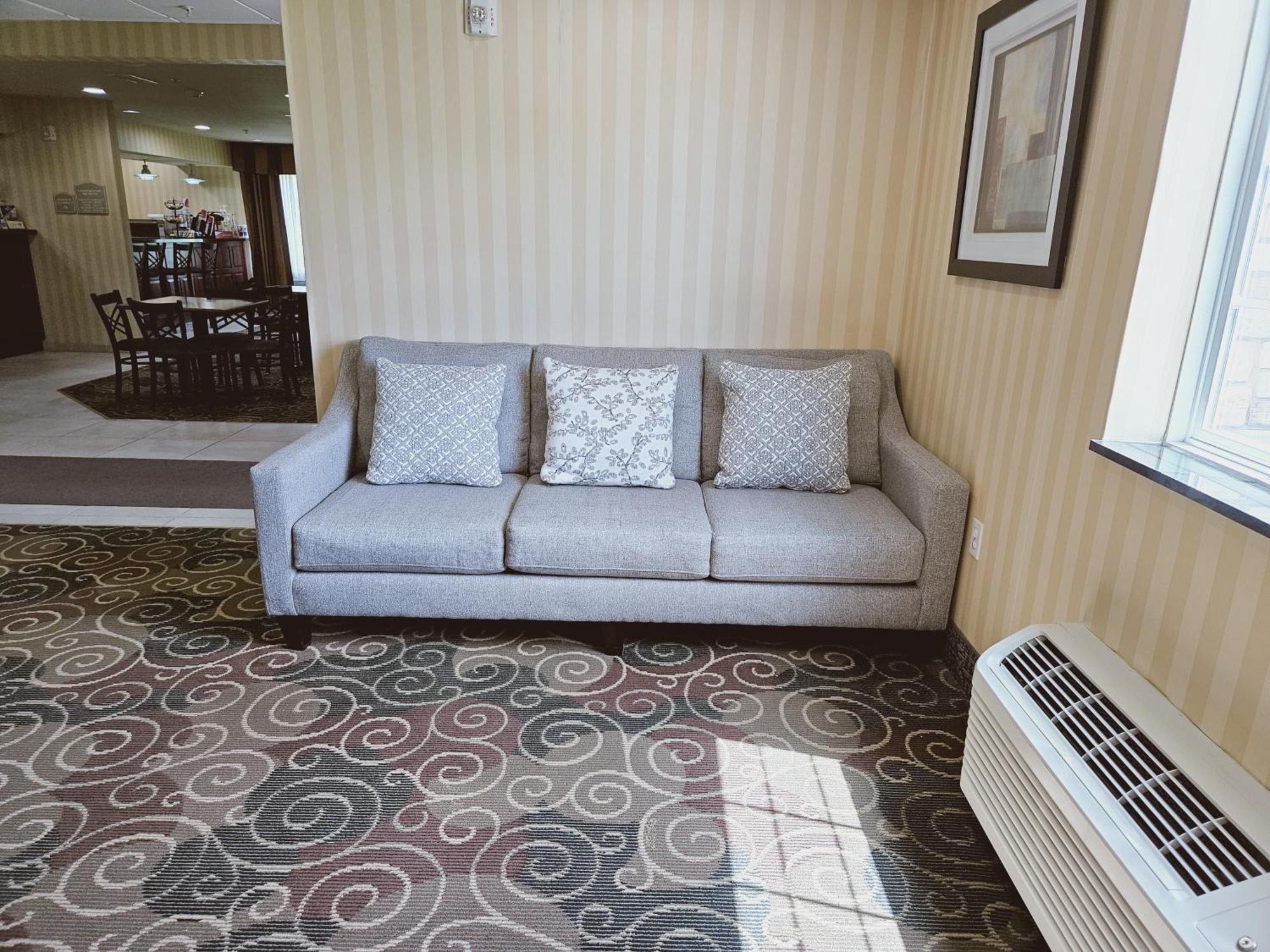 Cobblestone Inn & Suites - Bloomfield Luaran gambar