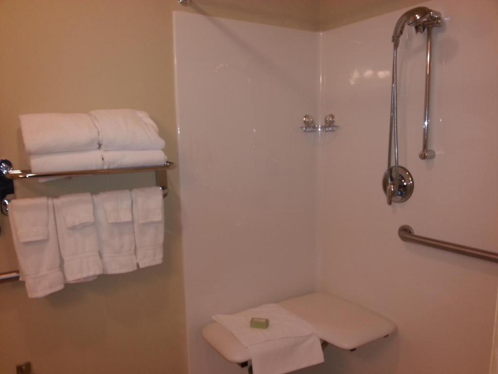 Cobblestone Inn & Suites - Bloomfield Luaran gambar