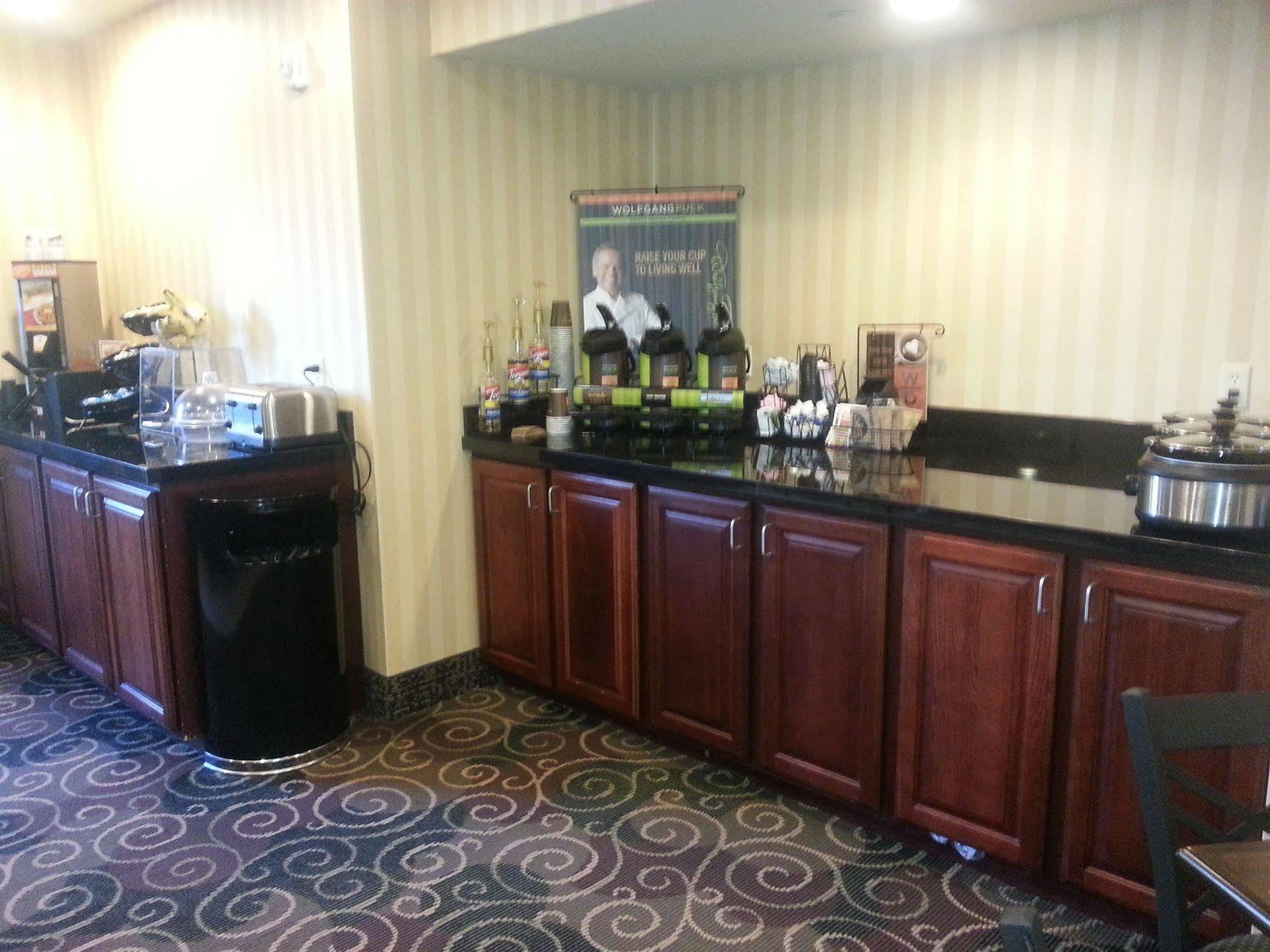 Cobblestone Inn & Suites - Bloomfield Luaran gambar