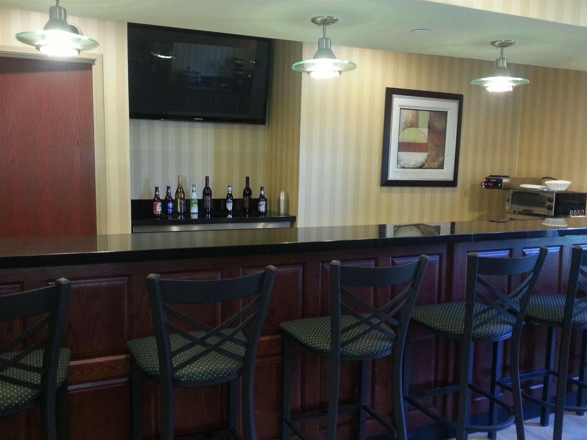Cobblestone Inn & Suites - Bloomfield Luaran gambar