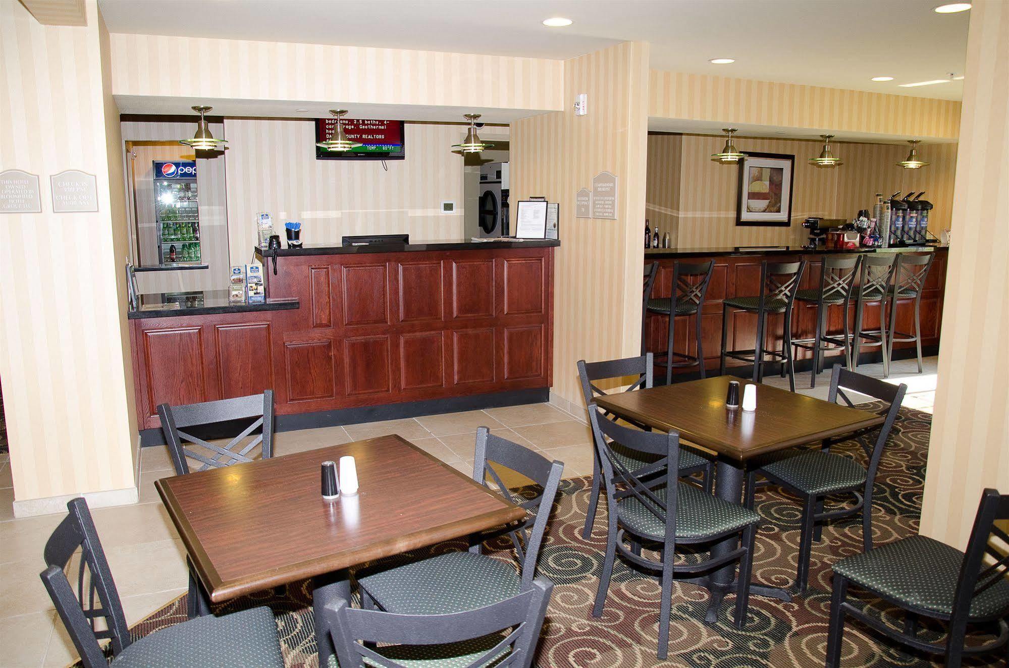 Cobblestone Inn & Suites - Bloomfield Luaran gambar