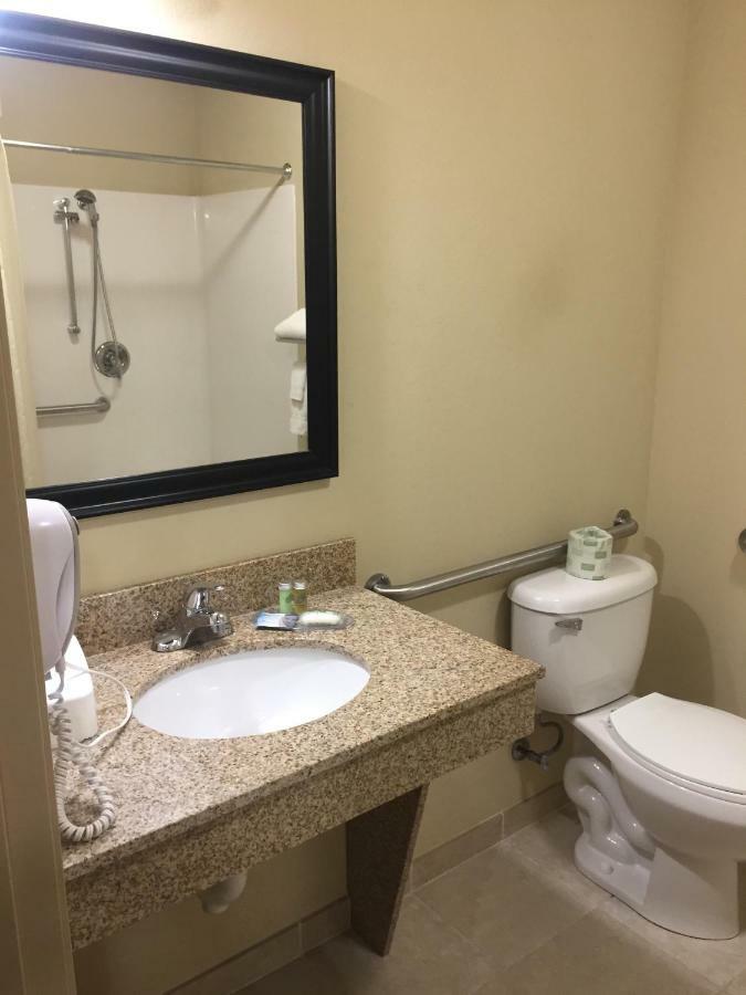 Cobblestone Inn & Suites - Bloomfield Luaran gambar